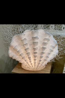  17" x 9.25" LARGE STANDING SCALLOP LAMP [480732]